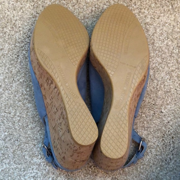 Stuart Weitzman Wedge Sandals. 6. New! - Picture 5 of 7